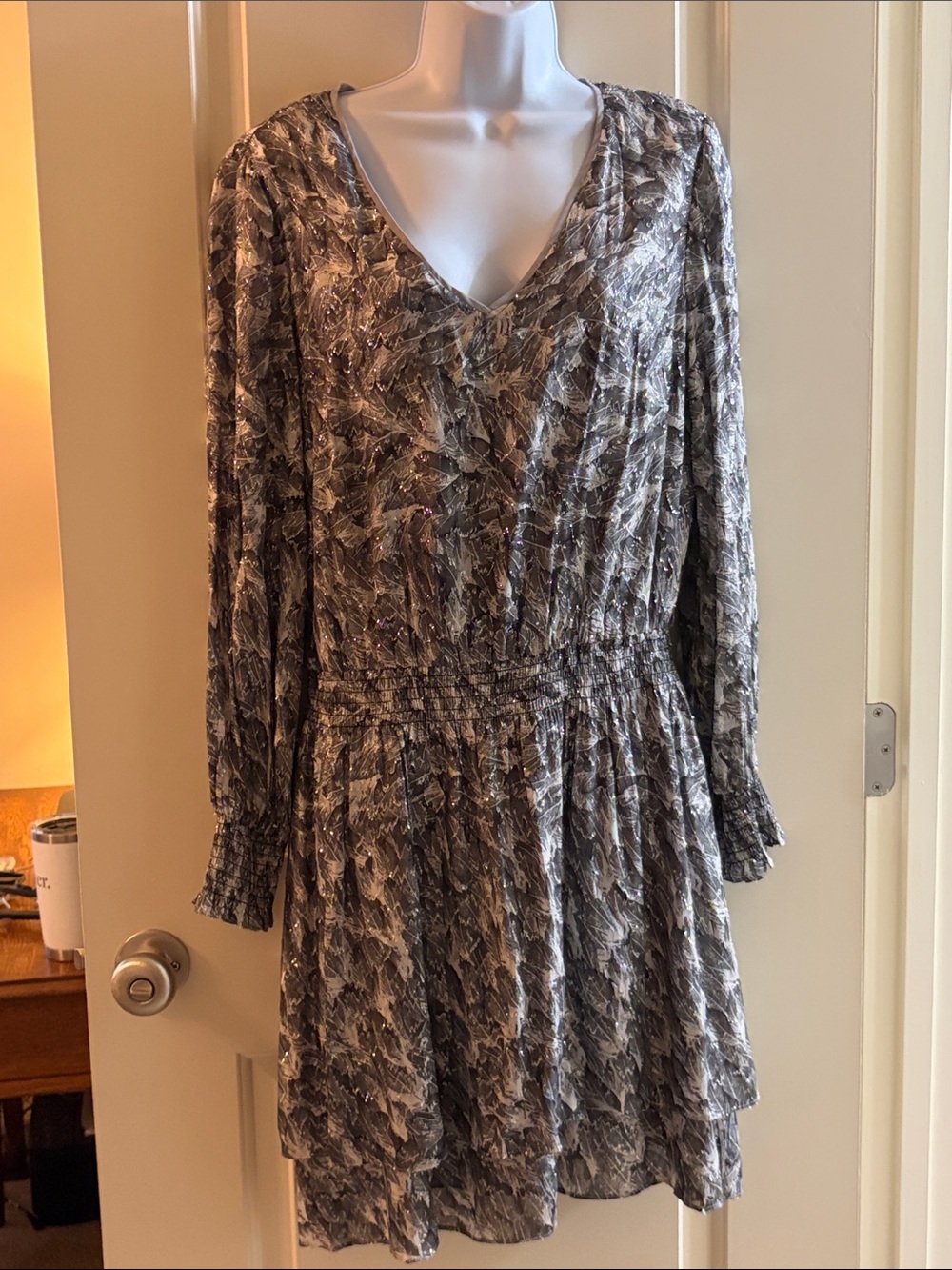 White House Black Market Gray Brown Printed V‑Neck Mini Dress